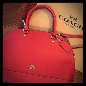 Coach pebbled leather bag/purse